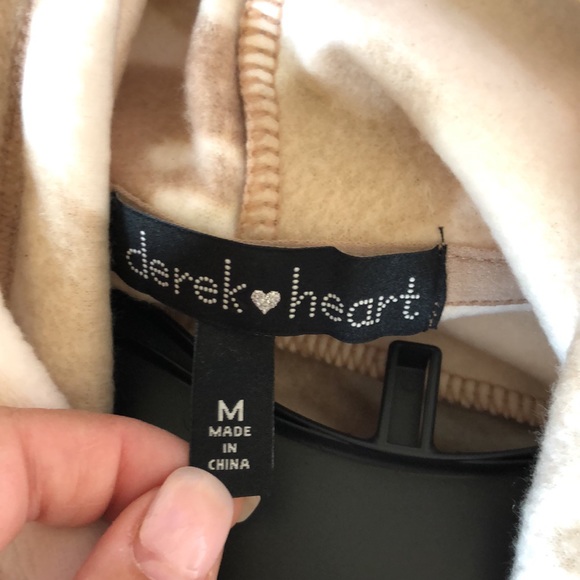 Derek Heart Camo Funnel Neck Sweatshirt 🤩 ST - Picture 9 of 9